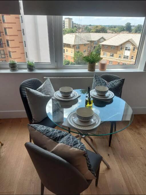 2 Bedrooms, Free Netflix, Rooftop Garden With Bbq, Pool Table! London Borough of London Borough of Croydon Exterior foto