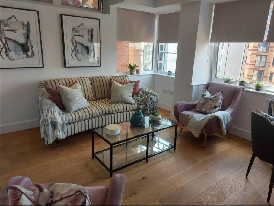 2 Bedrooms, Free Netflix, Rooftop Garden With Bbq, Pool Table! London Borough of London Borough of Croydon Exterior foto